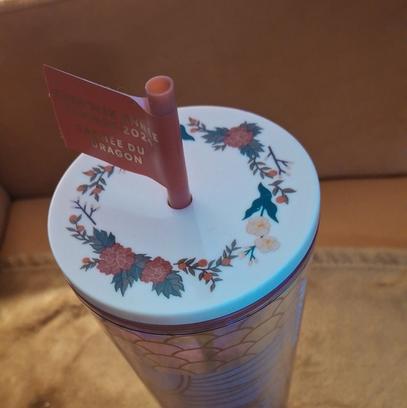 Limited Edition Starbuck cup. Year of the Dragon 2024 - Picture 5 of 5